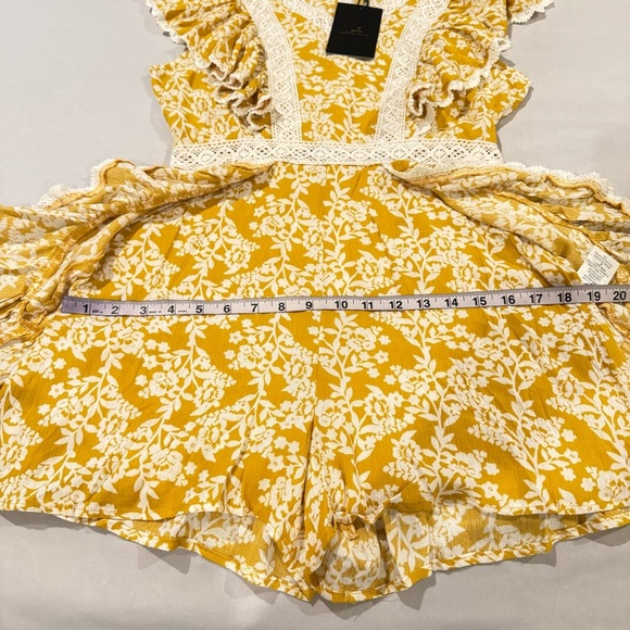 Alania Romper Mustard Yellow and White Floral Lace Flowy Women’s Size M - Picture 14 of 15